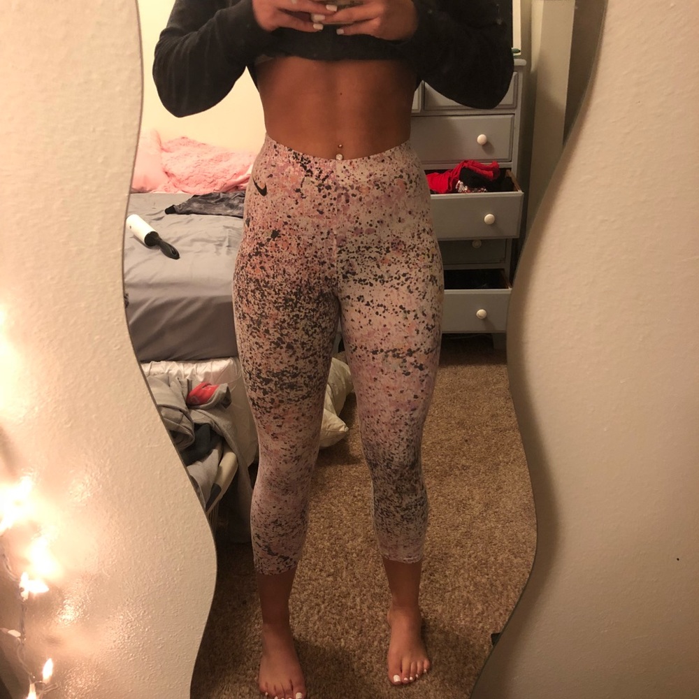 Nike speckled cropped leggings